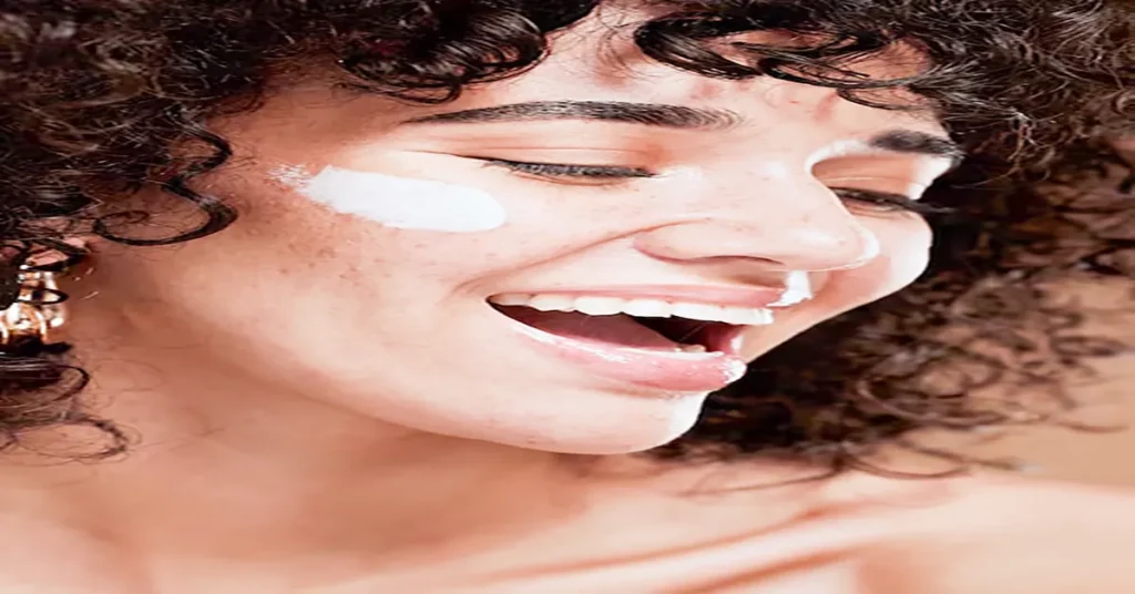 منافذ باز پوست صورت را چگونه مشخص می‌شود؟